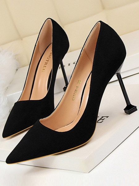 Stílusos női cipő eco velúrból, magassarkúval