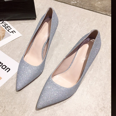 Modern női cipő vékony sarkú - hegyes modell