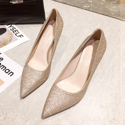 Modern női cipő vékony sarkú - hegyes modell