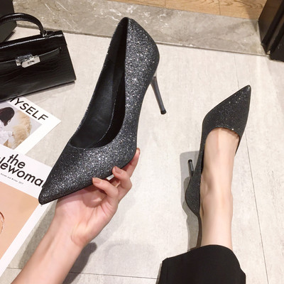 Modern női cipő vékony sarkú - hegyes modell