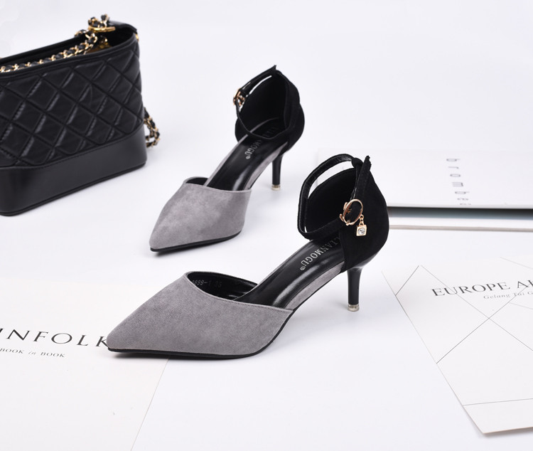 Modern női cipő hegyes modell, magas sarkú cipővel - több színben