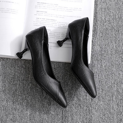 Női hegyes cipő két modell, 5 cm sarokmagassággal