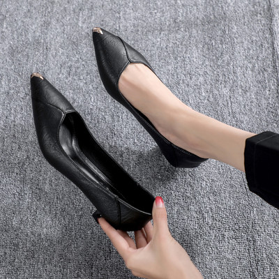 Női hegyes cipő két modell, 5 cm sarokmagassággal