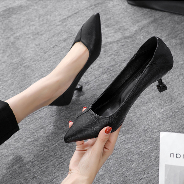 Női hegyes cipő két modell, 5 cm sarokmagassággal