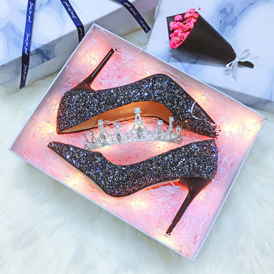 Modern női fényes magas sarkú cipő