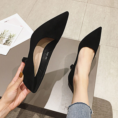 Női alkalmi sarkú cipő hegyes orrral