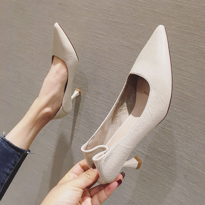 Női alkalmi sarkú cipő hegyes orrral