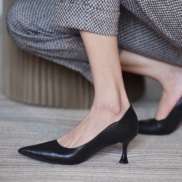 Női alkalmi sarkú cipő hegyes orrral