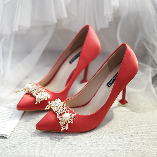 Νέο μοντέλο γυναικεία υποδημάτα έκο δερμάτινα με διακοσμιτικές  πέτρες