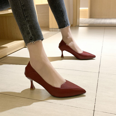 Női alkalmi cipő műbőrből - hegyes modell