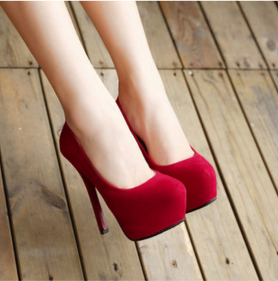 Új női cipőmodell - platform és magassarkú két modell