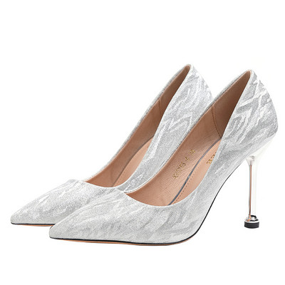 Elegáns, fényes hatású női cipő