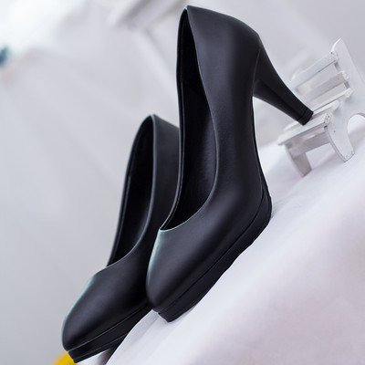 Stílusos női magassarkú cipő fekete színben