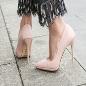 Elegáns női cipő új modellje - hegyes modell