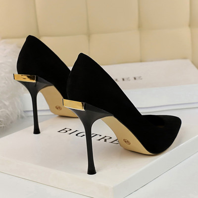 Stílusos hegyes női cipő vékony 10 cm-es sarokkal