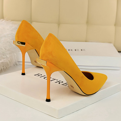 Stílusos hegyes női cipő vékony 10 cm-es sarokkal