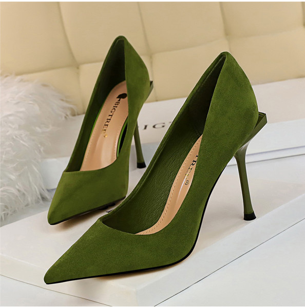 Stílusos hegyes női cipő vékony 10 cm-es sarokkal