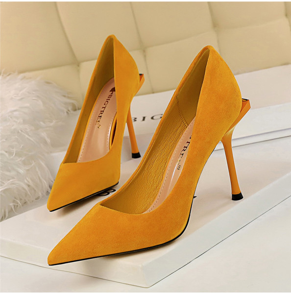 Stílusos hegyes női cipő vékony 10 cm-es sarokkal