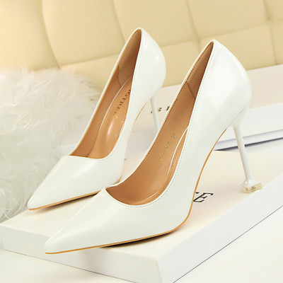 Stílusos, 9,5 cm-es női cipő eco bőrből vagy eko velúrból