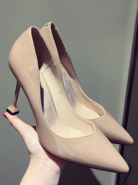 Stílusos, 9,5 cm-es női cipő eco bőrből vagy eko velúrból