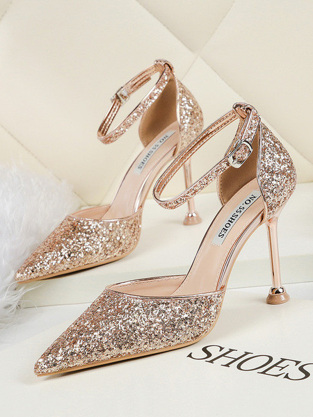 Μοντέρνα γυναικεία παπούτσια με γυαλιστερό εφέ σε δύο μοντέλα