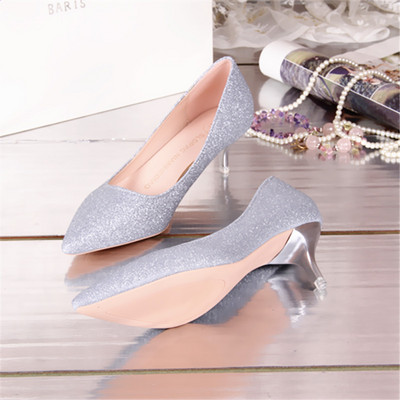 Modern, fényes női cipő 10 cm-es és 4 cm-es sarokkal