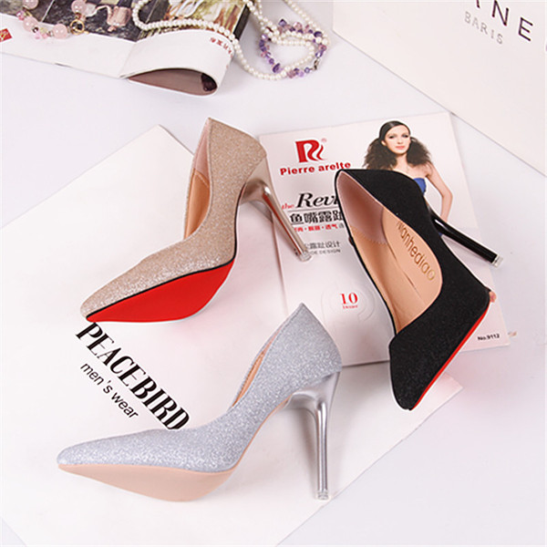 Modern, fényes női cipő 10 cm-es és 4 cm-es sarokkal