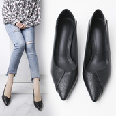 Női fekete cipő 5 cm sarokmagassággal