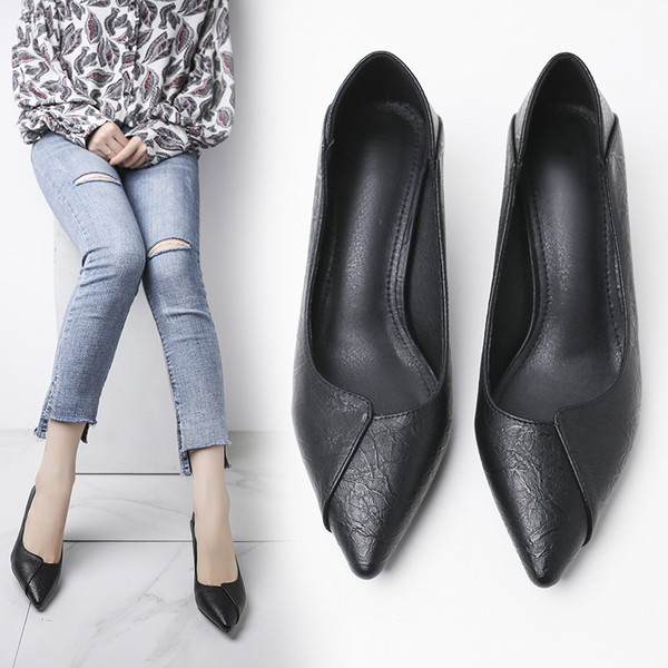 Női fekete cipő 5 cm sarokmagassággal