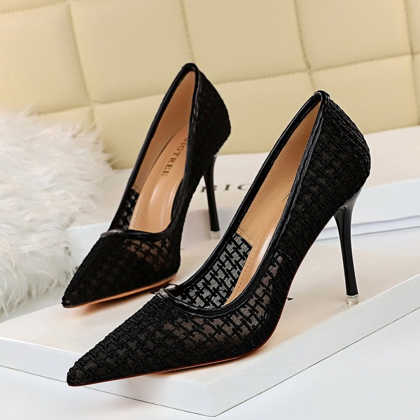 Moderne ženske cipele s mrežicom i tankom petom