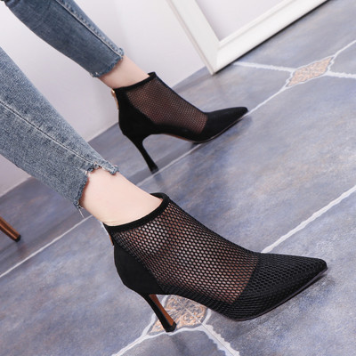 Stílusos női cipő vékony sarkú cipzárral - hegyes modell