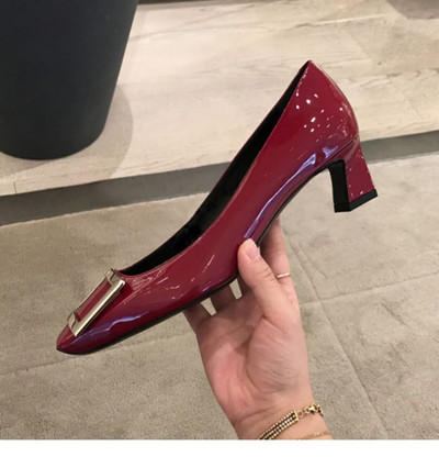 Νέο μοντέλο γυναικεία έκο δερμάτινα λουστριν παπούτσια  με μεταλλικό στοιχείο - ύψος τακουνιού 5 cm ή 7 cm