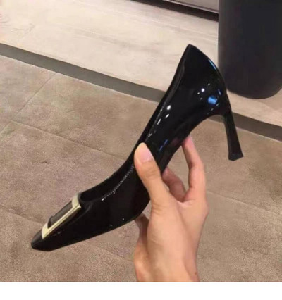 Νέο μοντέλο γυναικεία έκο δερμάτινα λουστριν παπούτσια  με μεταλλικό στοιχείο - ύψος τακουνιού 5 cm ή 7 cm