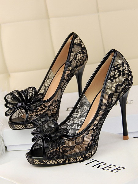 Női csipkecipő kivágott modellje 9,5 cm sarok - két modell