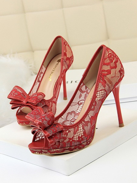 Női csipkecipő kivágott modellje 9,5 cm sarok - két modell