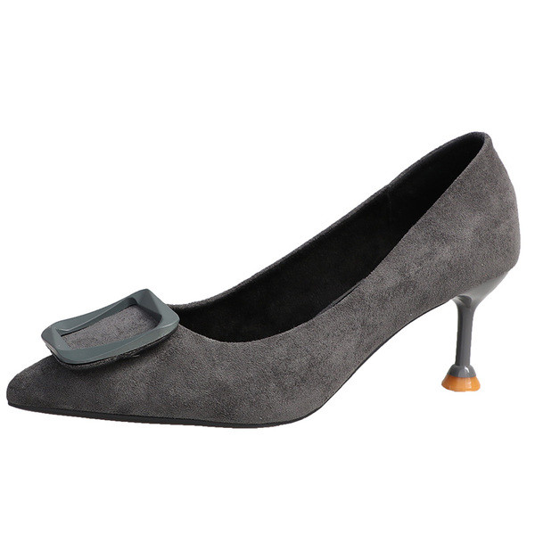 Jelenlegi női cipő csattal és sarokkal 6 cm