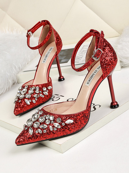 Κομψά γυναικεία παπούτσια με διακοσμιτικές πέτρες