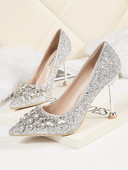Stílusos női cipő fényes részecskékkel és kövekkel - 6 vagy 9 cm-es sarok