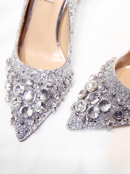 Stílusos női cipő fényes részecskékkel és kövekkel - 6 vagy 9 cm-es sarok