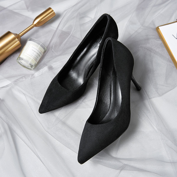 Női modern velúr cipő sarkú