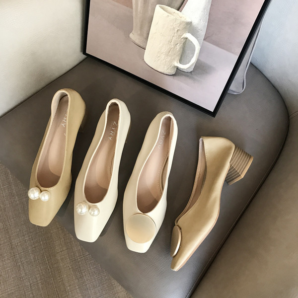 Műbőrből készült alkalmi női cipő sarokmagasság 4,5 cm