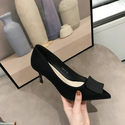 Modern női magassarkú cipő 8 cm - hegyes modell