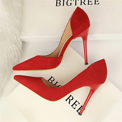 Novi model elegantnih cipela sa izrezanim dijelom