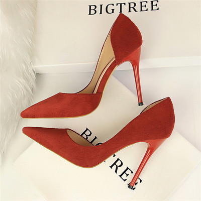 Novi model elegantnih cipela sa izrezanim dijelom