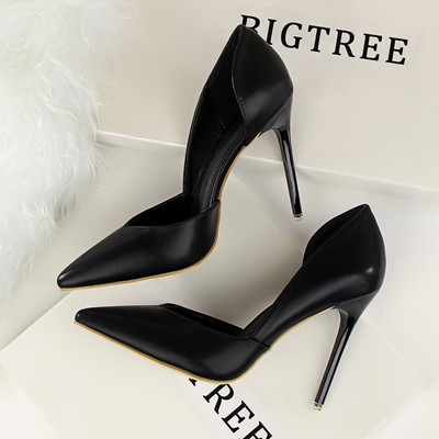 Novi model elegantnih cipela sa izrezanim dijelom