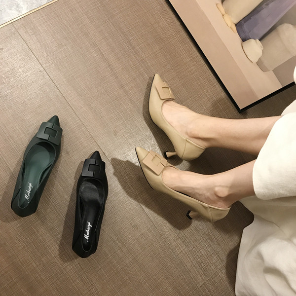 Női alkalmi cipő öko bőrből - hegyes modell