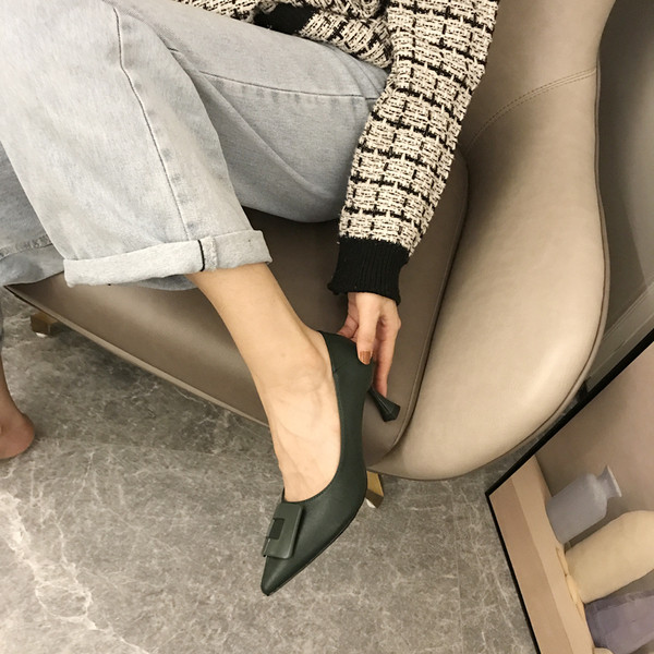 Női alkalmi cipő öko bőrből - hegyes modell