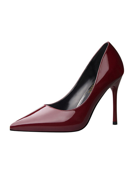 Öko bőrből készült, hegyes női cipőmodell magassarkúval