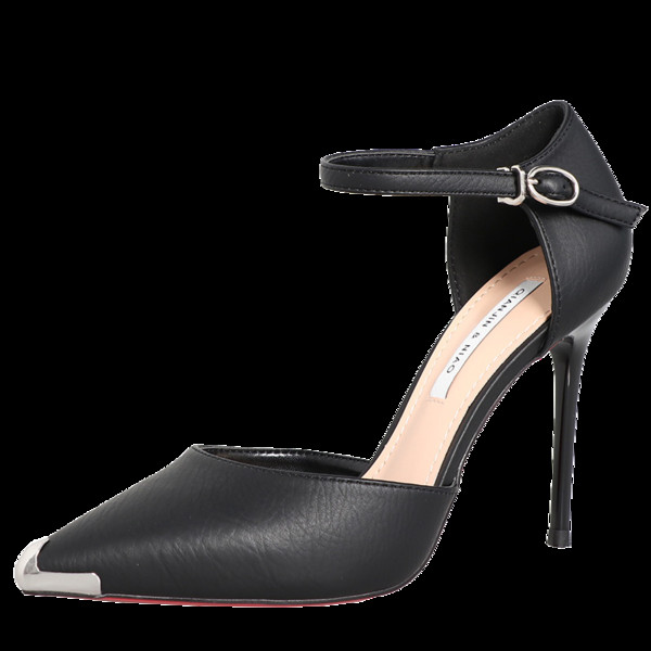 Stílusos női bőrcipő csattal és sarokkal 9 cm