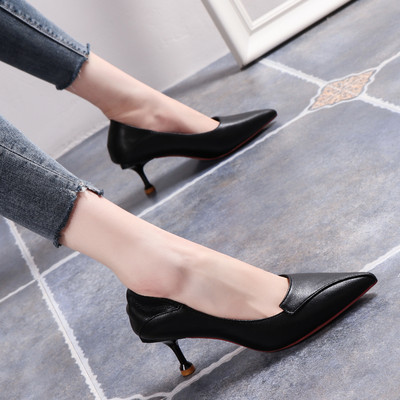 Stílusos női cipő műbőrből, vékony sarkú - hegyes modell